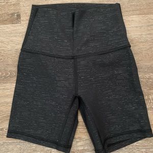 NWOT lululemon align short 6” size 2 emboss